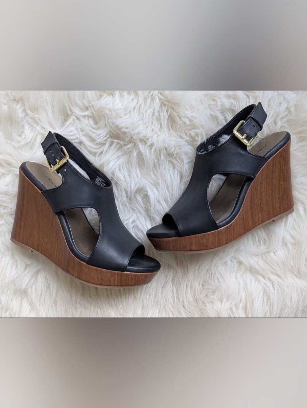 American Eagle by Payless Black Wedge Sandals Size 6